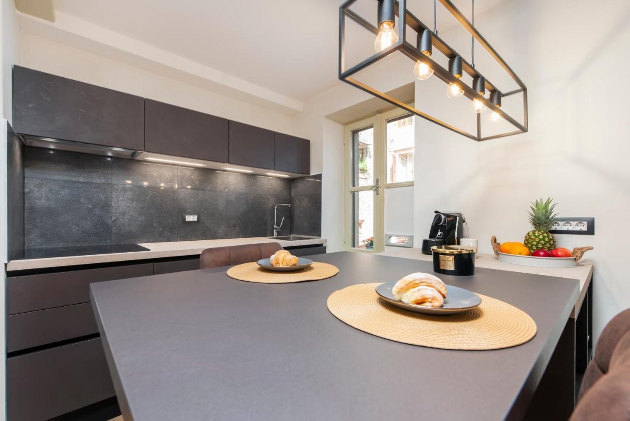 Dc II Downtown Apartment Rovinj Exterior foto