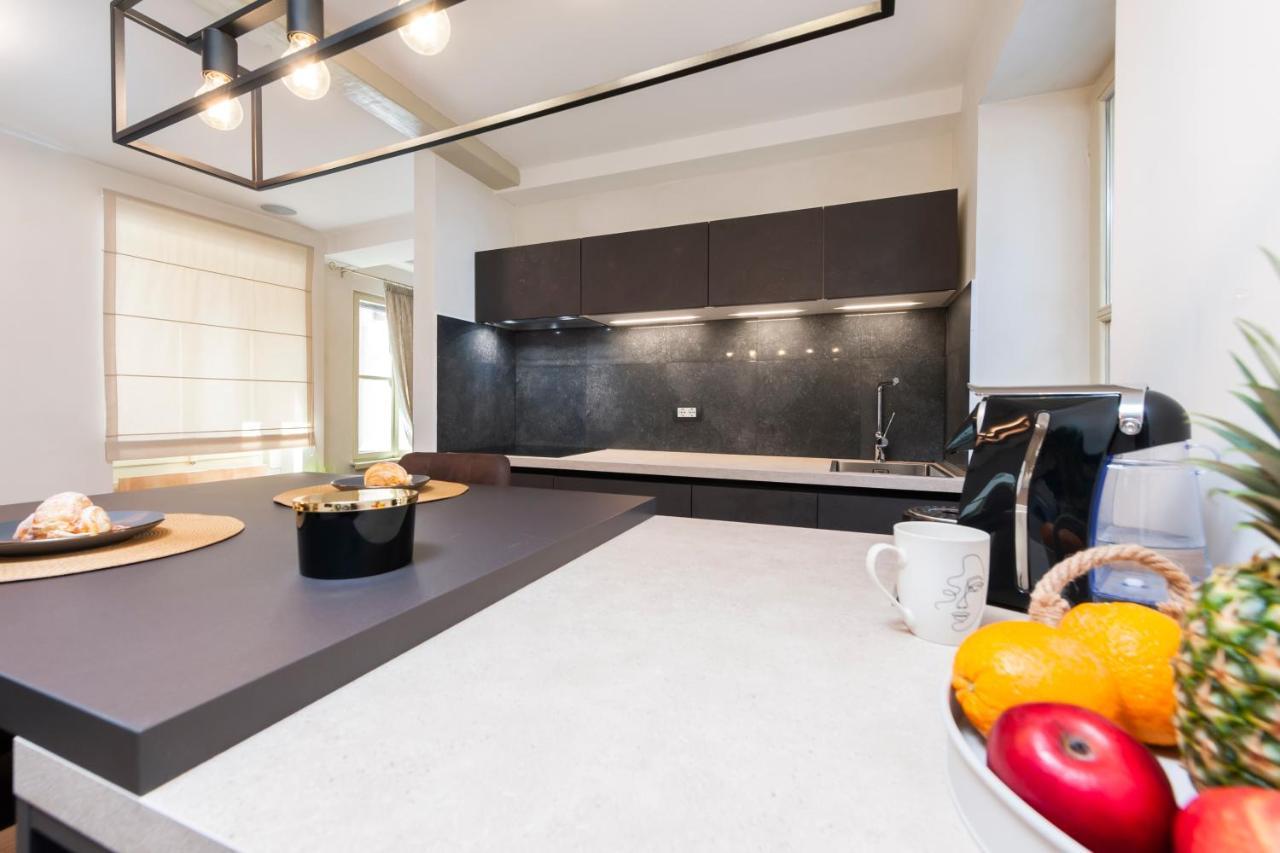 Dc II Downtown Apartment Rovinj Exterior foto