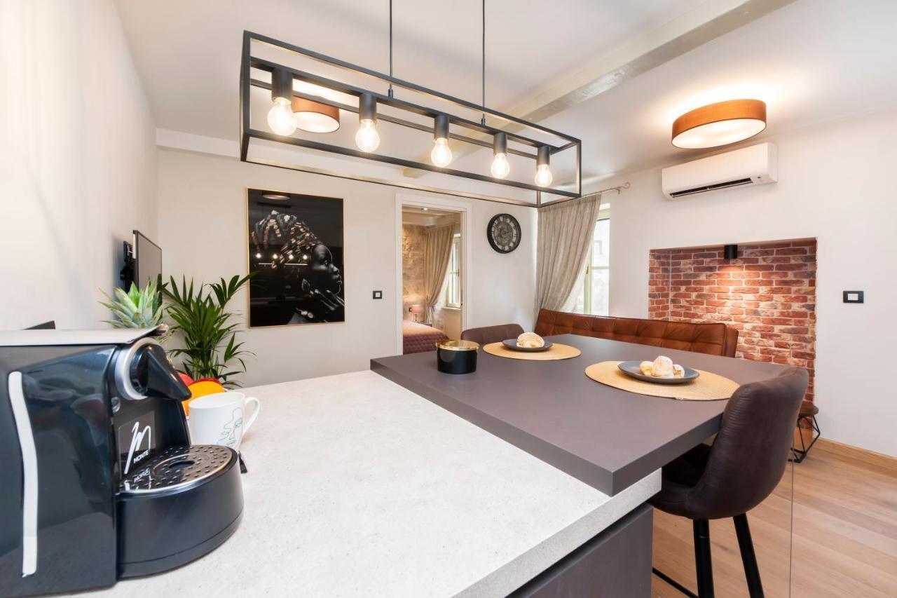 Dc II Downtown Apartment Rovinj Exterior foto